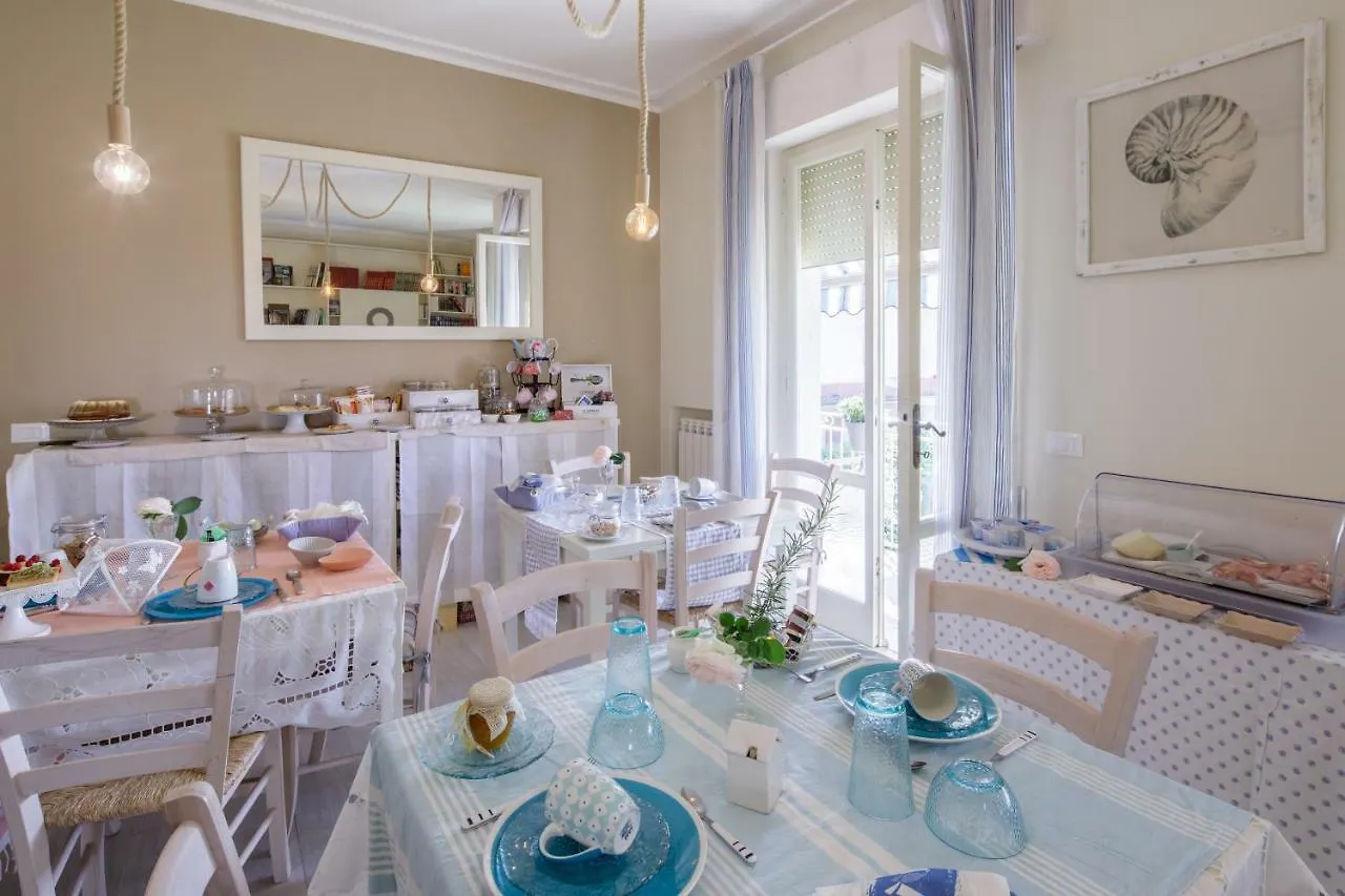 Frühstückspension B&B Due Passi Dal Mare Cinquale